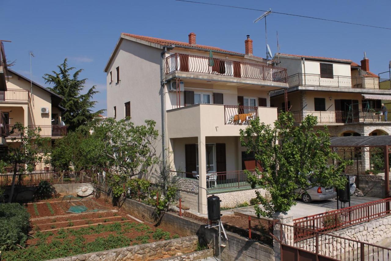 Apartments With A Parking Space Srima - Vodice, Vodice - 6099 Bagian luar foto